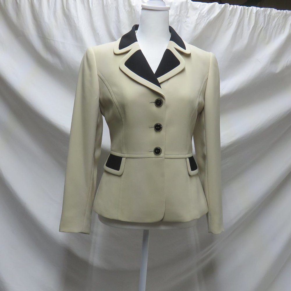 Tahari Woman's Pantsuit - Picture 5 of 16